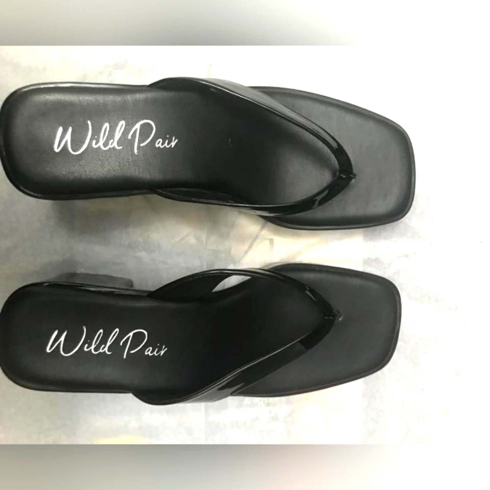 Wild Pair Women Block Heel Slippers.  Comfortable Easy Wear. NEW